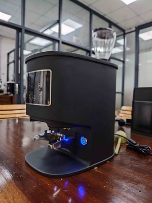 Manipulateur automatique de café commercial de 58 mm avec alimentation électrique 24V et carrosserie en acier inoxydable